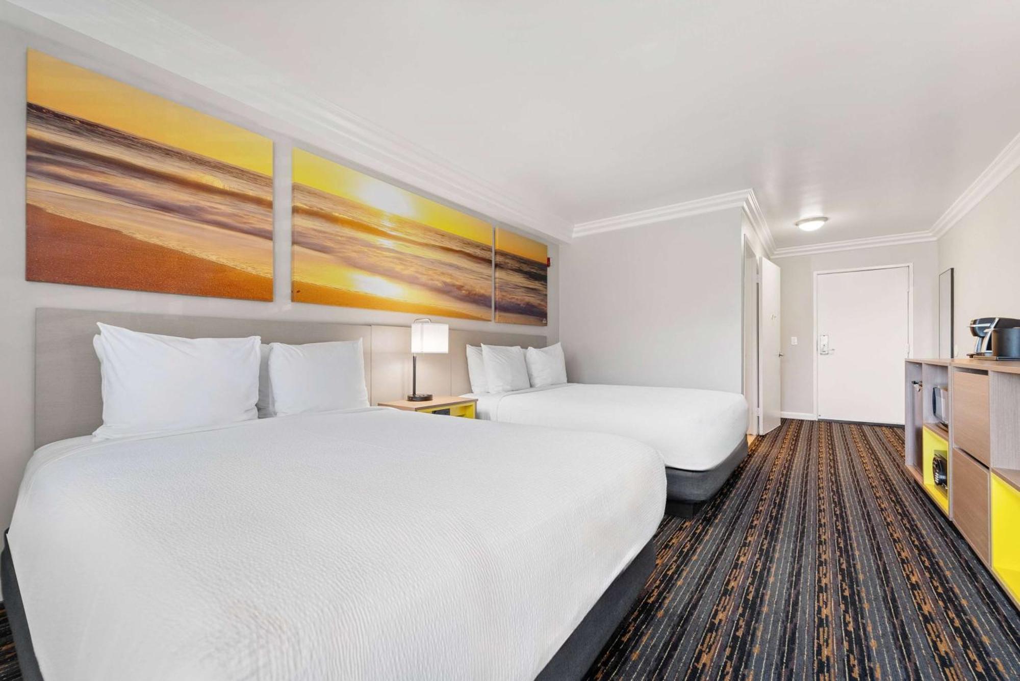 Days Inn By Wyndham San Diego Hotel Circle Eksteriør bilde