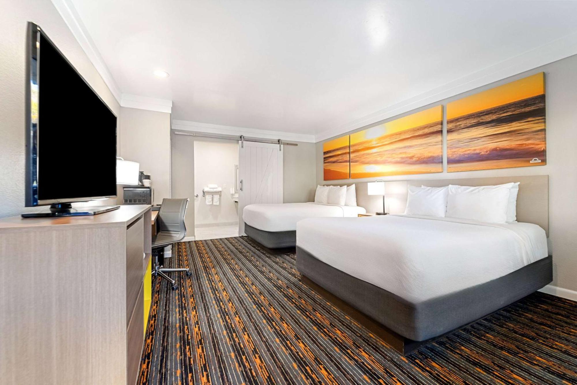 Days Inn By Wyndham San Diego Hotel Circle Eksteriør bilde