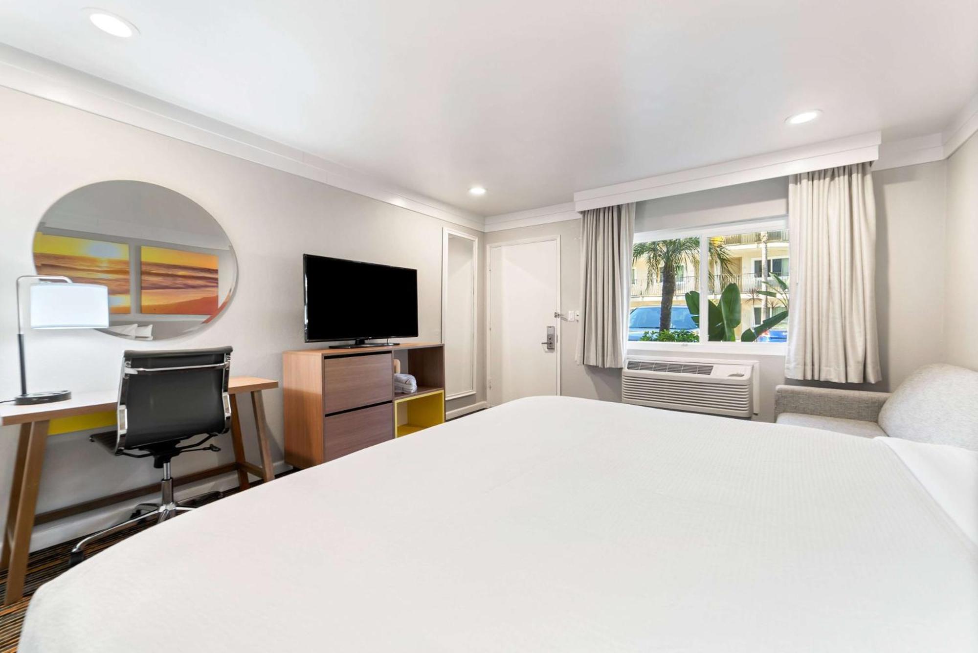 Days Inn By Wyndham San Diego Hotel Circle Eksteriør bilde